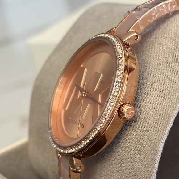 Michael Kors womens watch 36mm - Picture 3 of 11